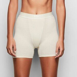 NWOT SKIMS Cotton Rib Boxer in Bone Womens Size 4X Soft Stretch Lounge Shorts